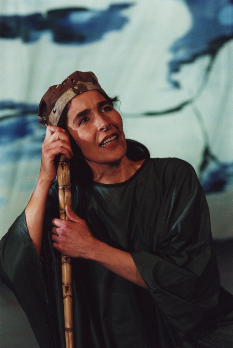 Dora. Mujeres en la Guerra. F.Carlos Mario Lema